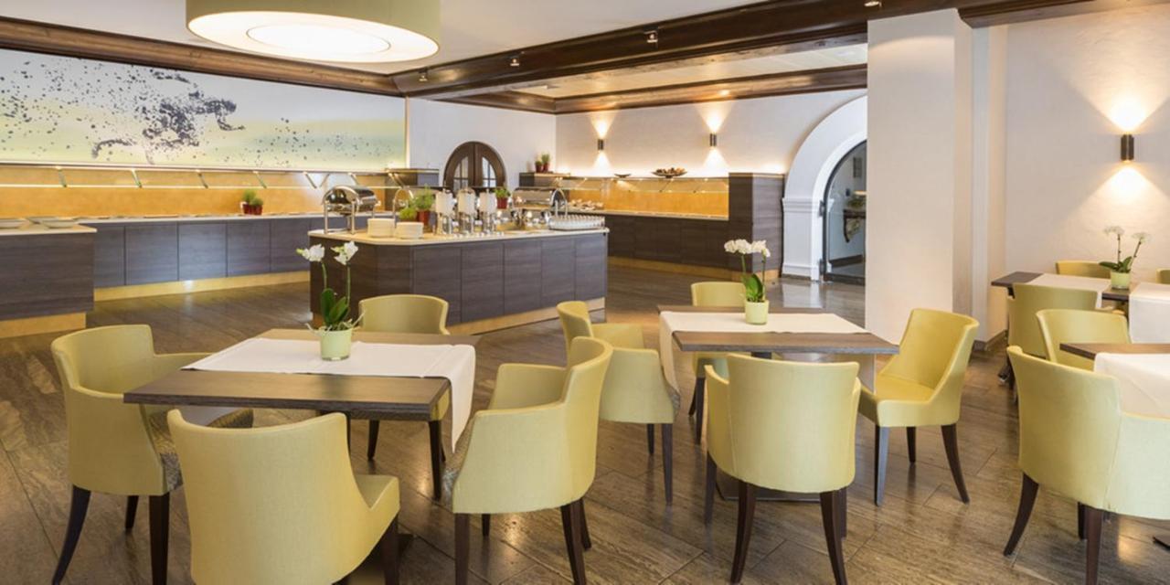 Hotel Akazienhaus ヘルツォーゲンアウラッハ エクステリア 写真